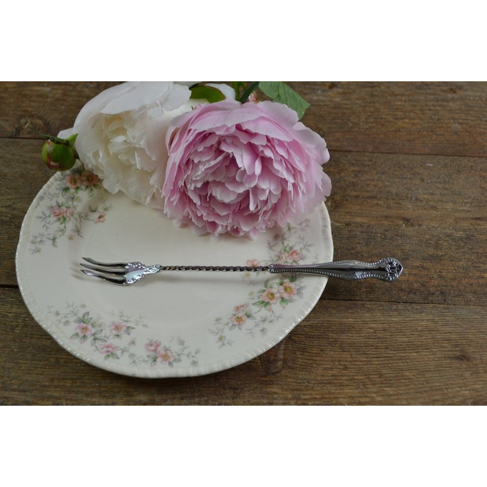 Oneida Bernice Condiment Fork pickle olive long handle‎  1900s
